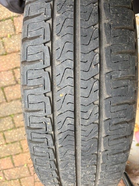 5 x Fiat Alloy wheels with tyres